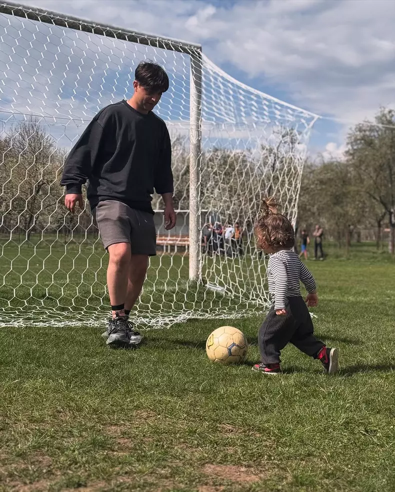 Fiul lui Theo Rose (4)