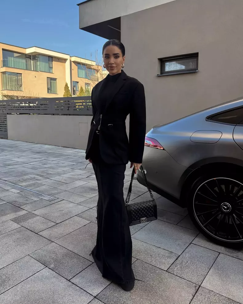 5. Adelina Pestrițu