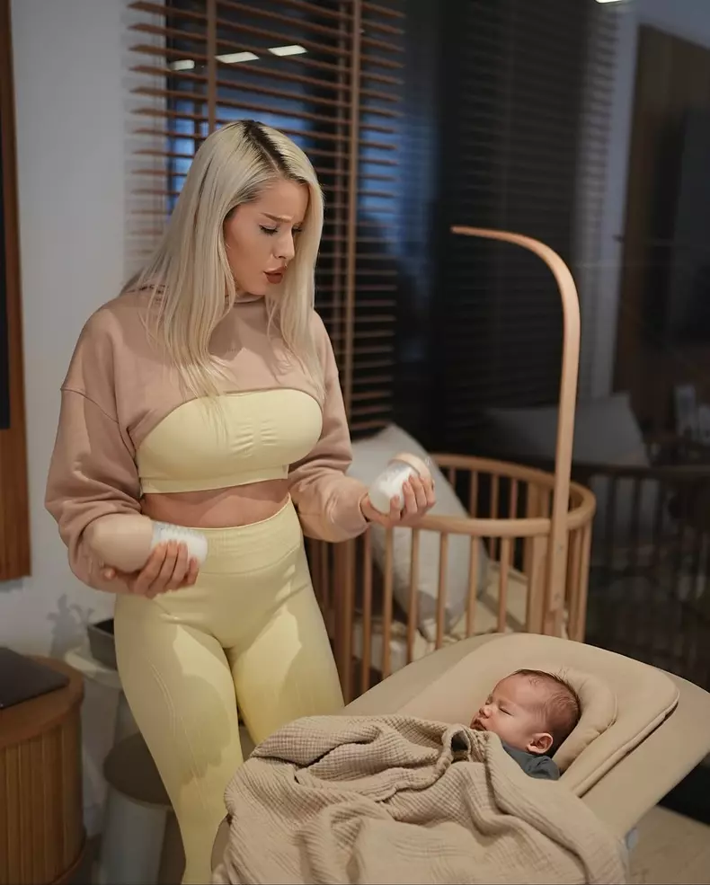 2. Carmen Grebenișan și fiul ei