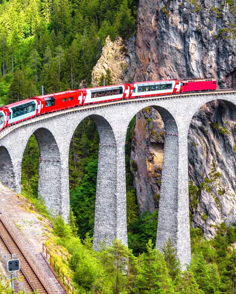 Corina Caragea a mers cu trenul prin Alpii Elvețieni  (10)