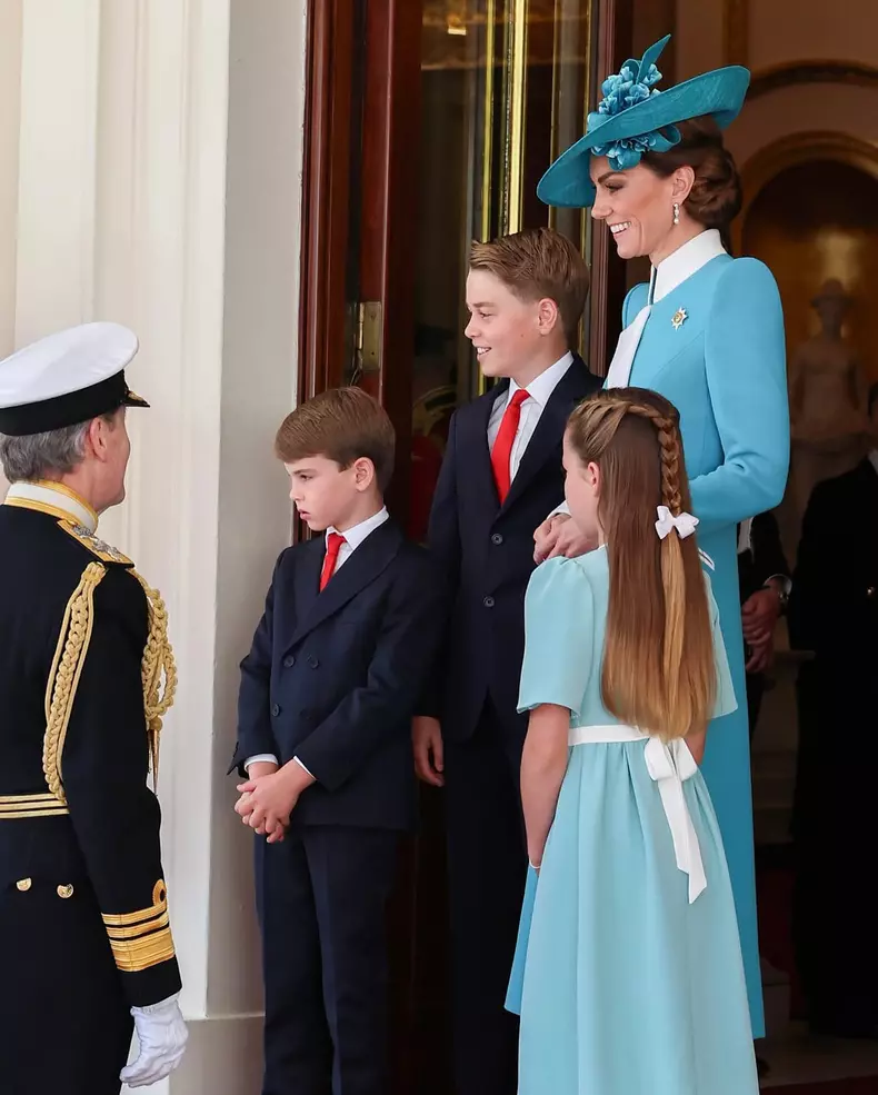 prințul-william-kate-george-charlotte-louis-parada-trooping-the-colour (1)