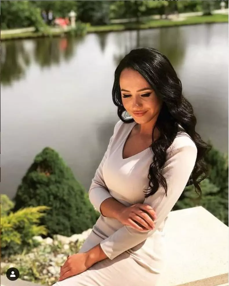 Ella de la Puterea Dragostei