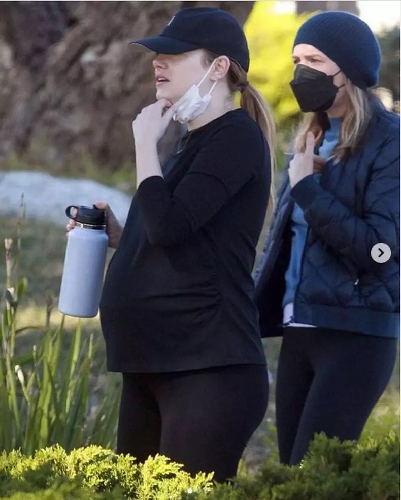 Emma-Stone-insarcinata7