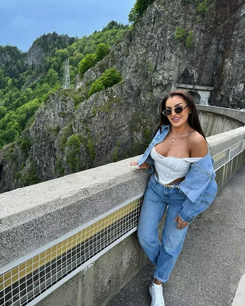 larisa-popa-99