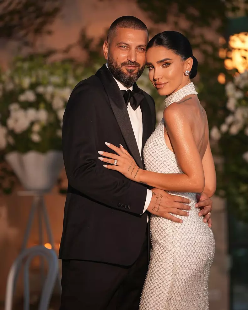 adelina pestritu 332