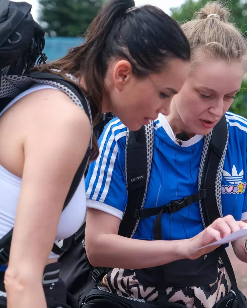 Cristina Postu si alina puscau in asia express2