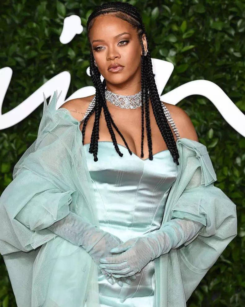 Rihanna a devenit artista cea mai bogată din întreaga lume. Ce avere a strâns RiRi (4)