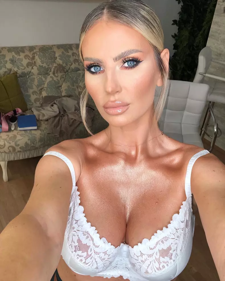 Andreea Bănică lenjerie intimă