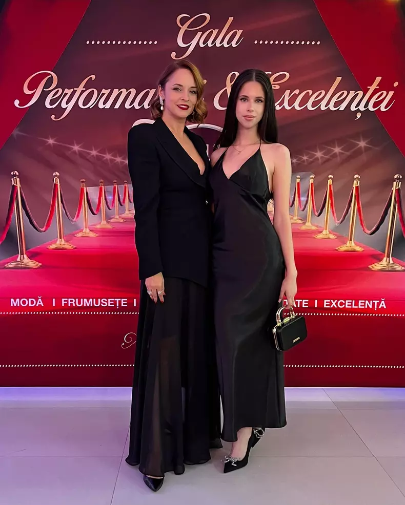 Andreea Marin și fiica ei, Violeta Bănică, la Gala Performanței și Excelenței 2023