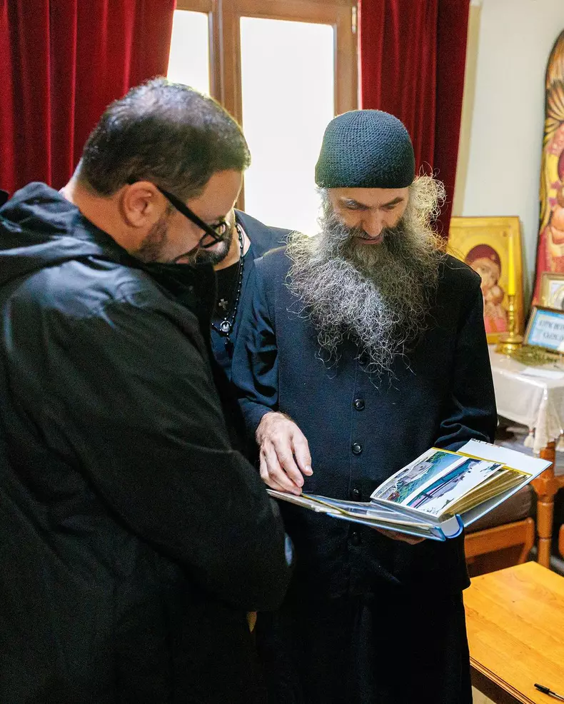 Cătălin Măruță, impresionat de întâlnirea cu Părintele Pimen (4)