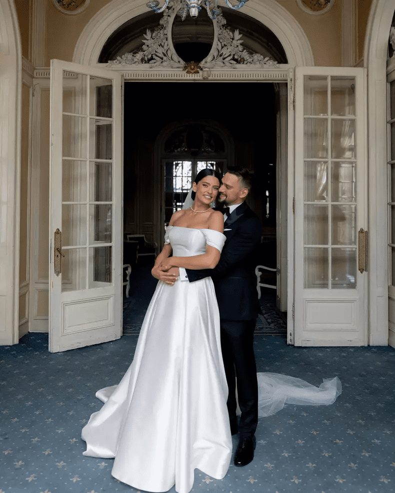 Oana Moşneagu, în prima rochie de mireasă, alături de Vlad Gherman