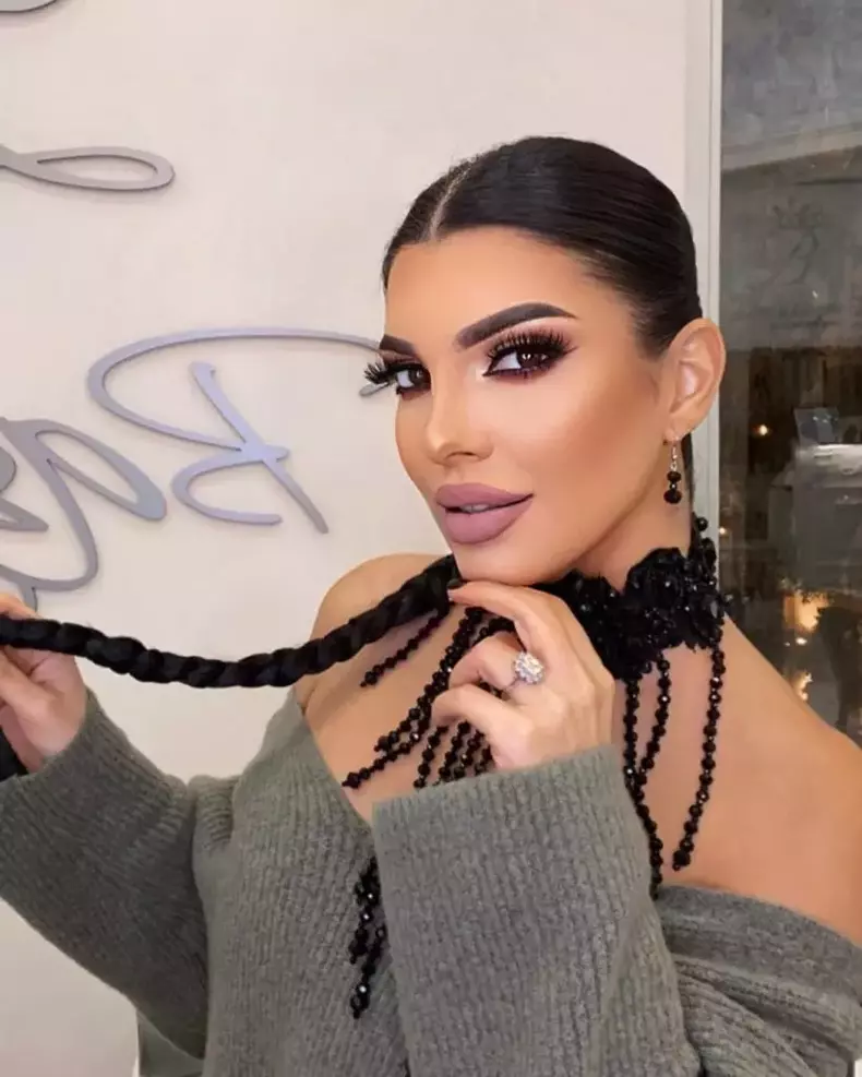 265904667_152006387160695_2437409885687630289_n-820x1024-1