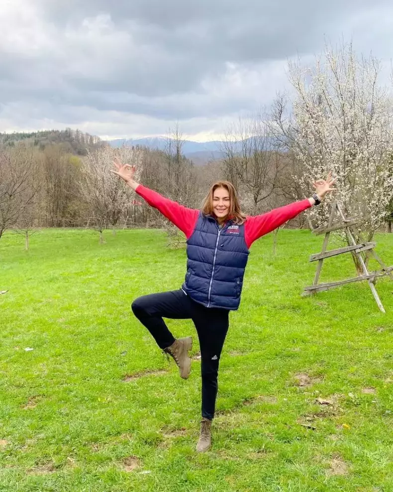 roxana-ciuhulescu-2-820x1024-1