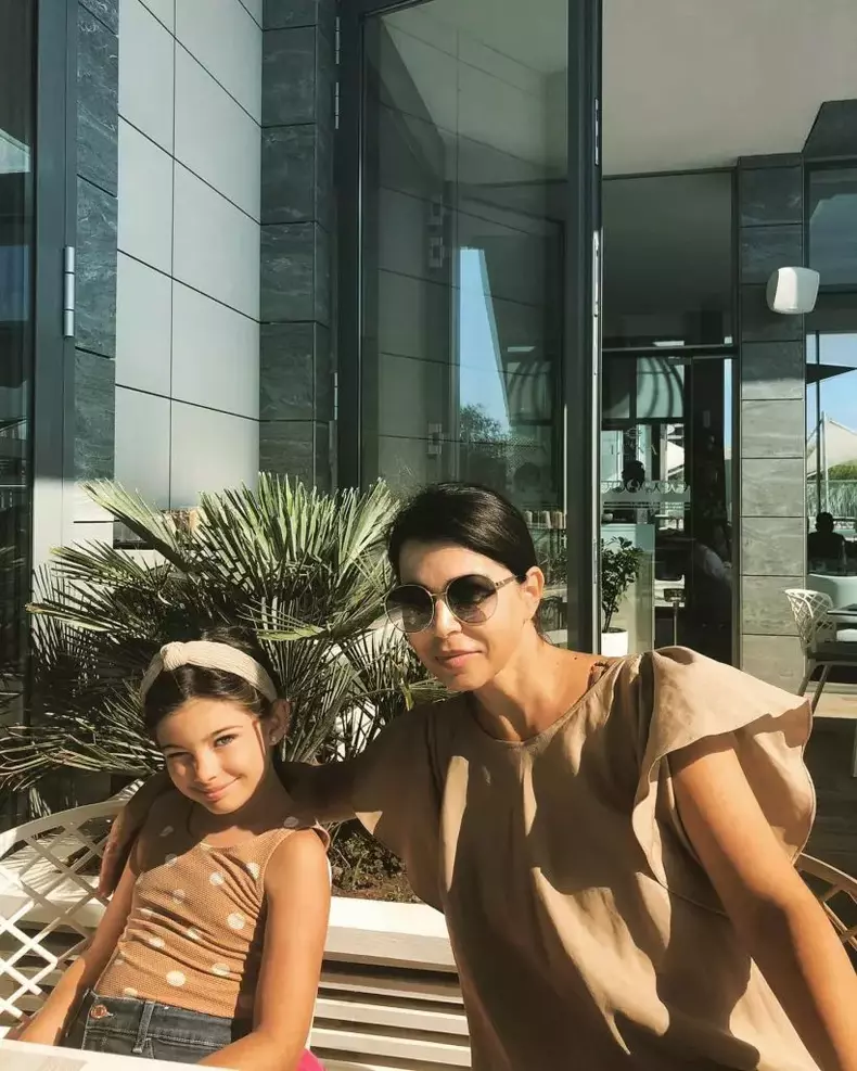 Simona-Patruleasa-3-820x1024-1