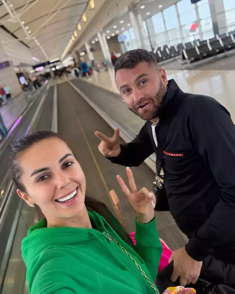 georgiana-lobont-sot-in-aeroport4