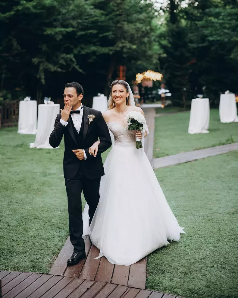 Actorul Cihan Șimșek (Ogulcan din „Totul pentru familia mea”) s-a însurat