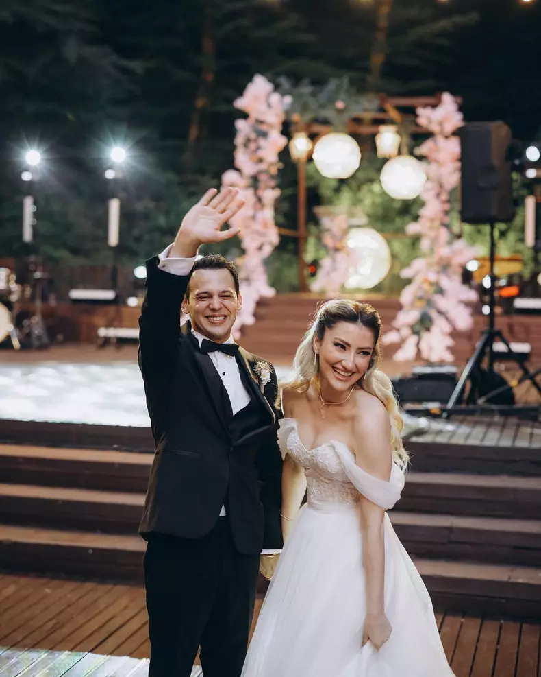 Actorul Cihan Șimșek (Ogulcan din „Totul pentru familia mea”) s-a însurat