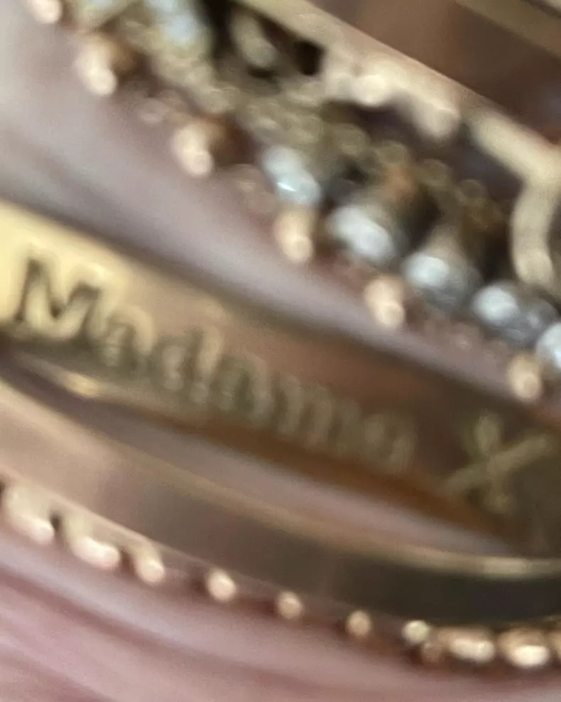 Madonna șochează încă o dată a pozat topless la 62 de ani (2)