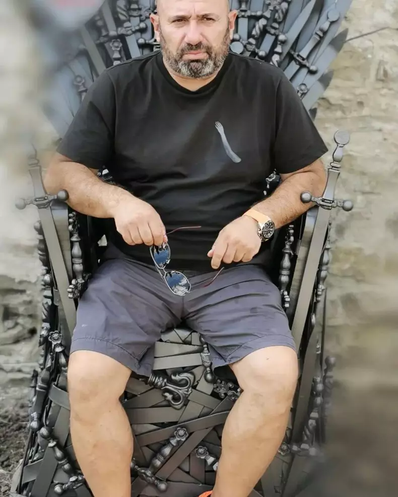 Ce crede sora lui Cătălin Scărlătescu despre iubita juratului de la Antena 1. Ea este o femeie foarte matură pentru vârsta ei (1)