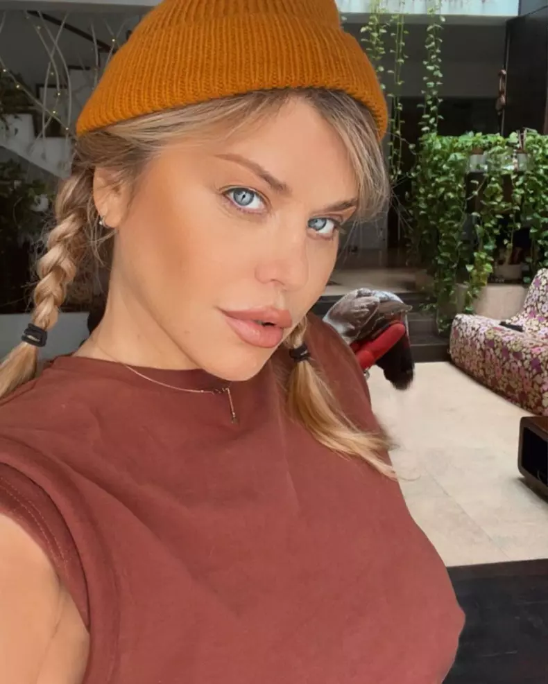 Cum-arata-Loredana-Groza-nemachiata-la-51-de-ani-5