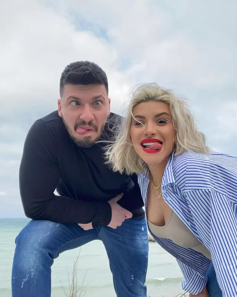 De-ce-vor-Nicoleta-Nuca-si-iubitul-ei-sa-se-mute-definitiv-din-Romania.-Cand-si-unde-va-avea-loc-nunta-7