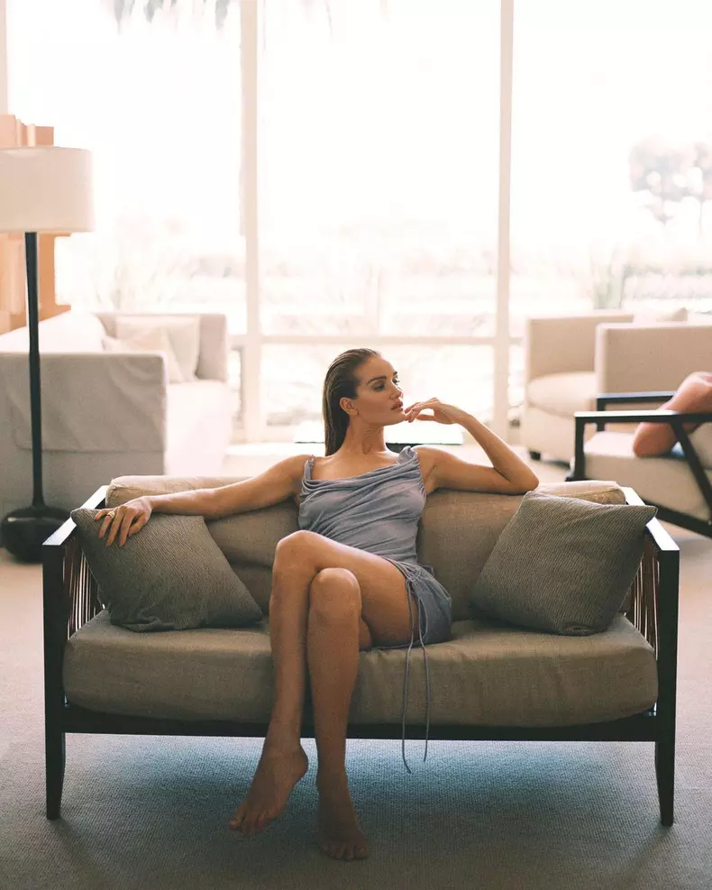 Cum-arata-Rosie-Huntington-Whiteley-cu-putin-timp-inainte-sa-nasca-2