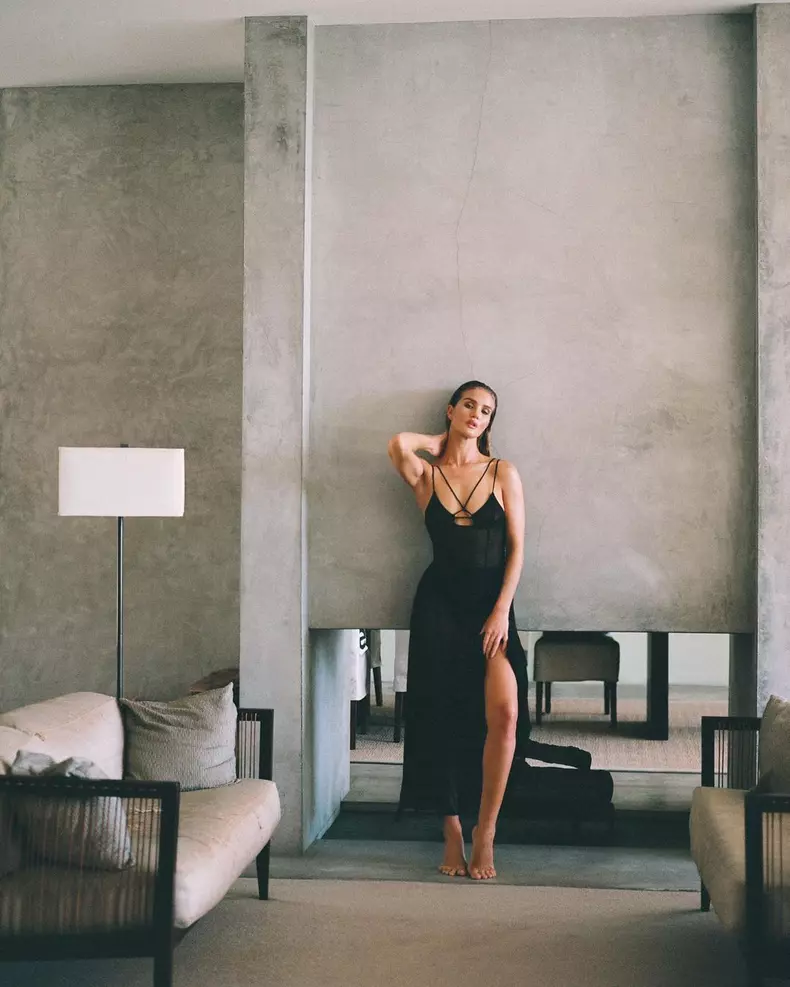 Cum-arata-Rosie-Huntington-Whiteley-cu-putin-timp-inainte-sa-nasca-3