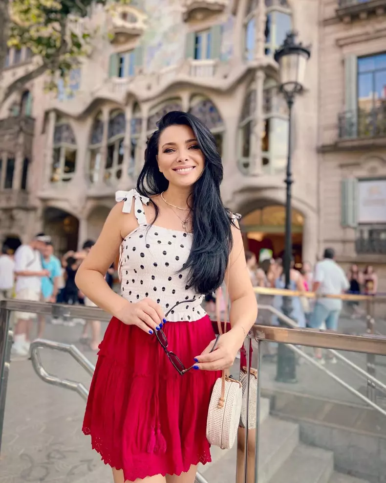 Pe-ce-isi-cheltuie-Corina-Caragea-salariul-de-la-Pro-TV-2