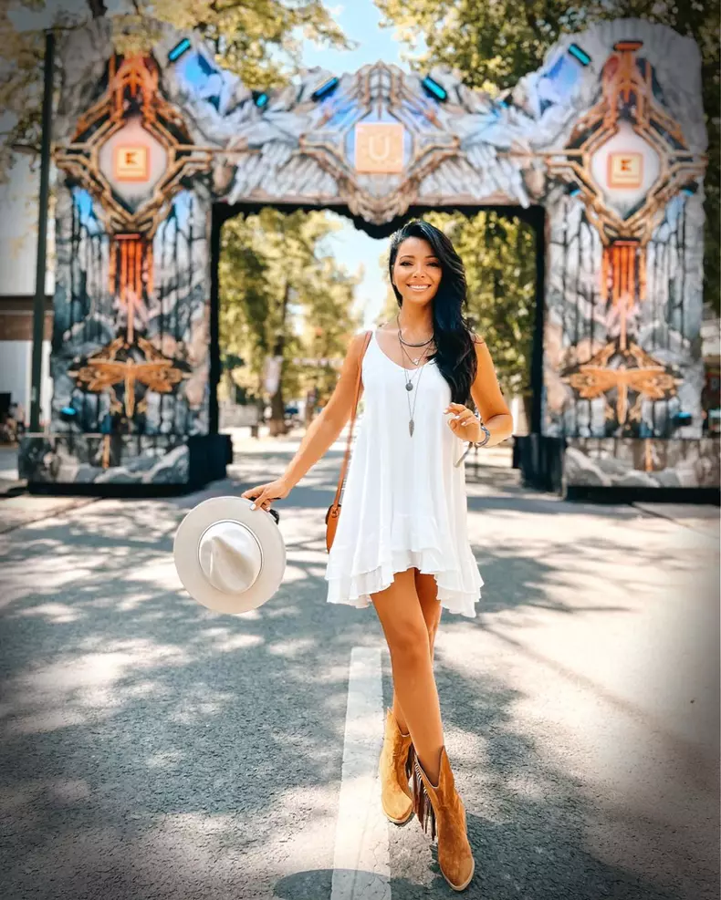 Pe-ce-isi-cheltuie-Corina-Caragea-salariul-de-la-Pro-TV-3