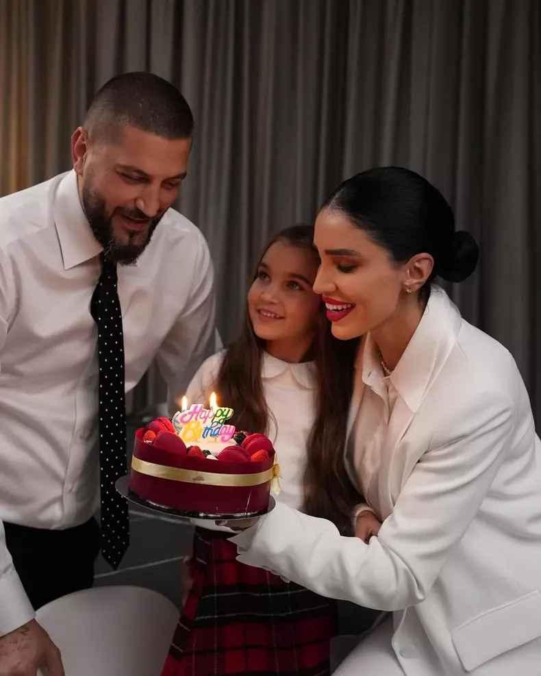 Adelina Pestrițu a postat noi imagini cu fiica ei, după doi ani de pauză de social media. Cum arată azi Zenaida