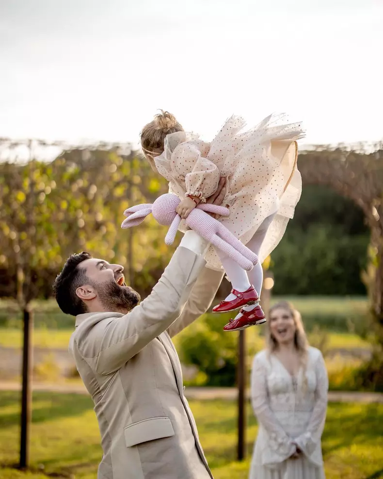 prima-poza-cu-fiica-lui-smiley-si-a-ginei-pistol-la-nunta