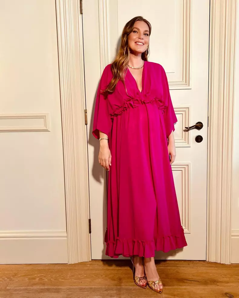 Ce mai face Asli Enver. Turcoaica mai are puțin și naște