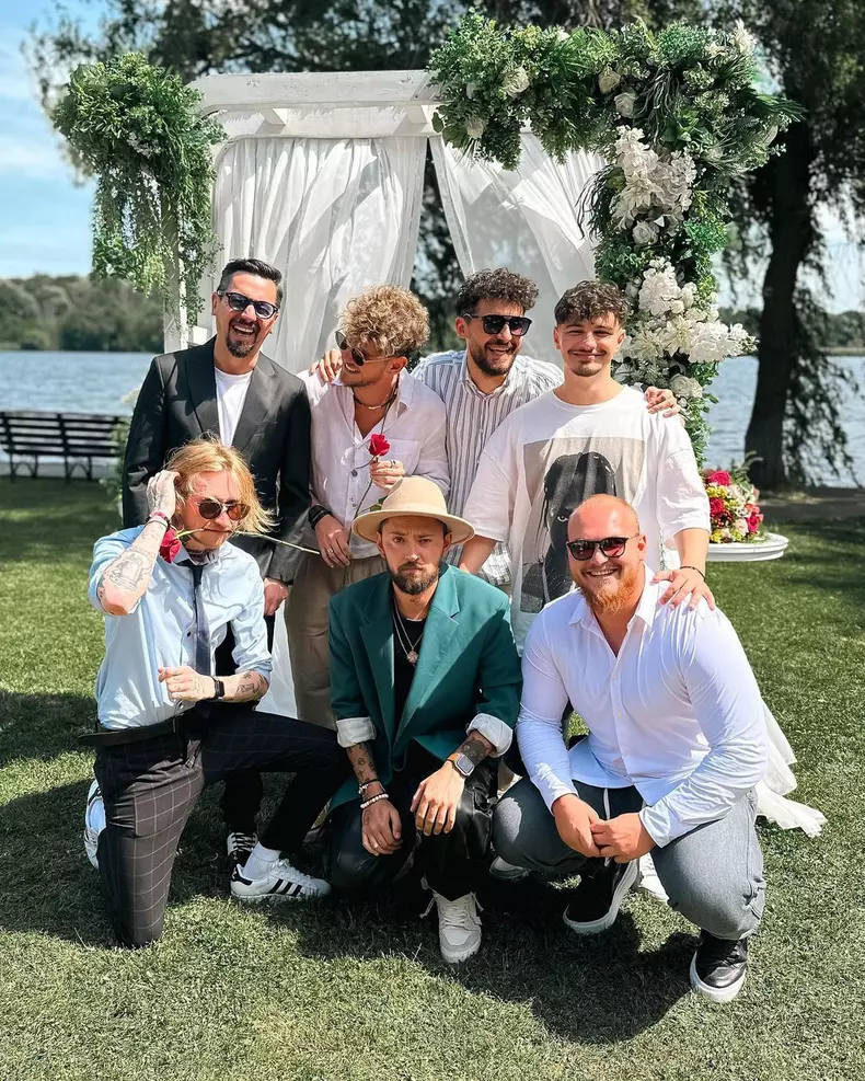 emi-de-la-noaptea-tarziu-si-iubita-lui-s-au-casatorit-cine-sunt-nasii.-primele-imagini-3