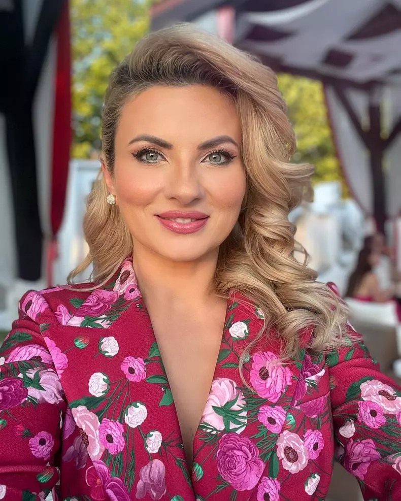 Loredana Iordache, de la pupitrul știrilor în vârf de munte