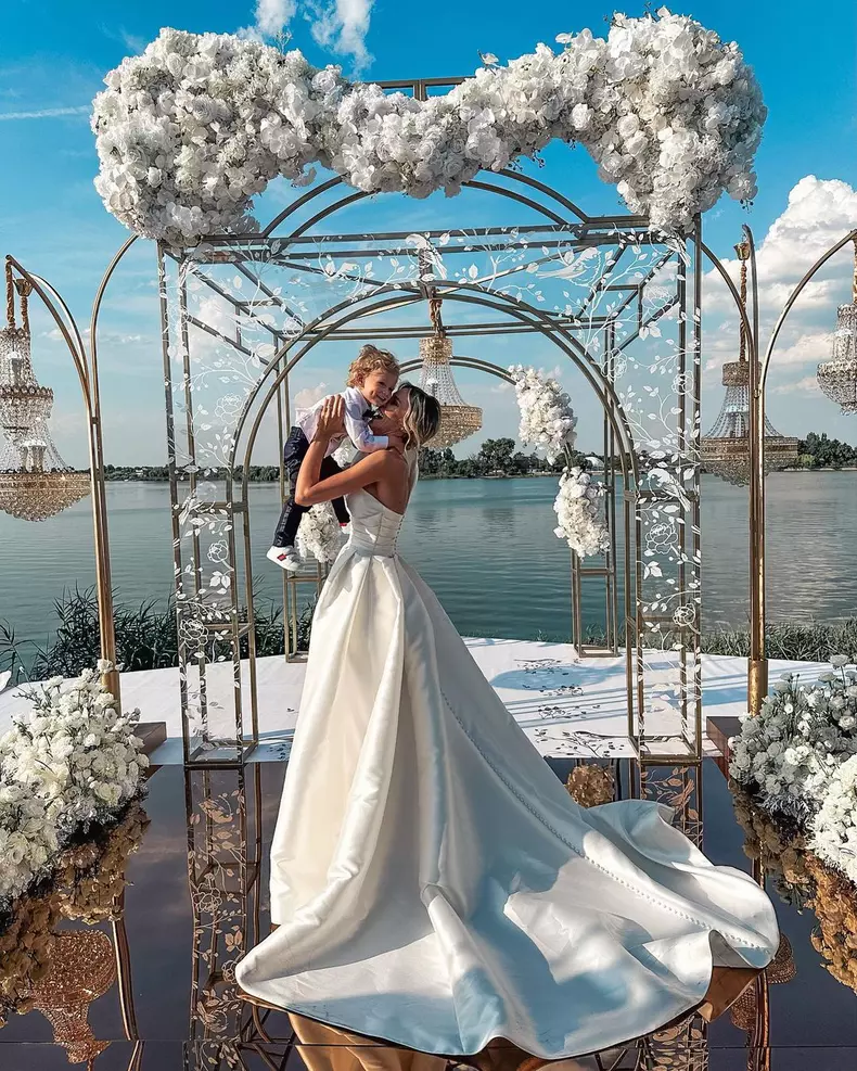 Dani Oțil Gabriela Prisăcariu imagini de la nunta rochia de mireasa