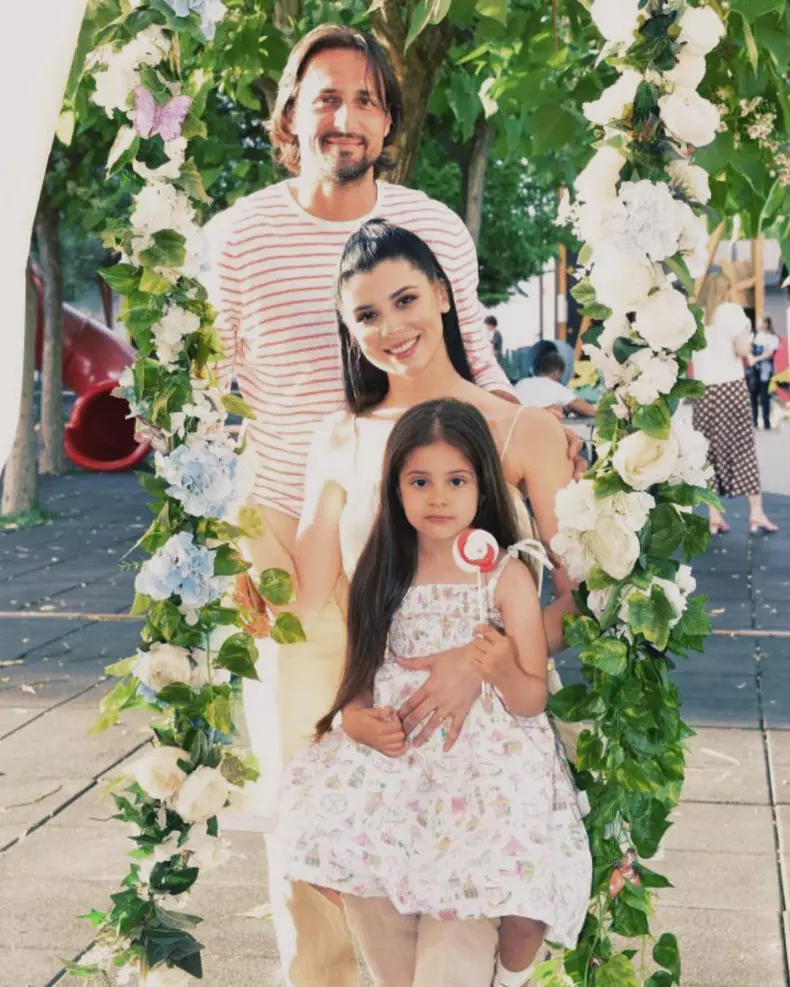 Denis, Cristina și fiica lor Delia