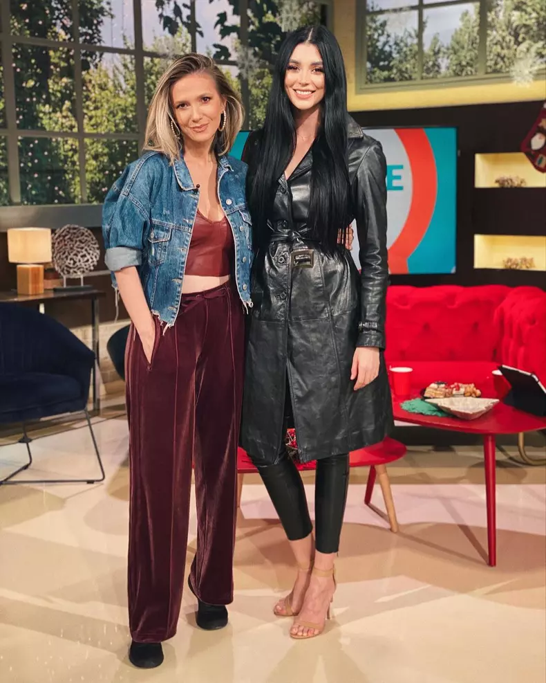 Cristina Ștefan Adela Popescu Vorbește Lumea