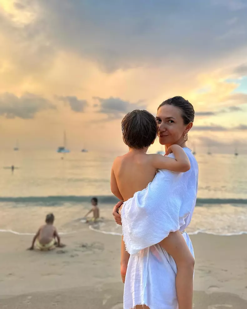 Adela Popescu și copiii ei, Alexandru, Andrei și Adrian