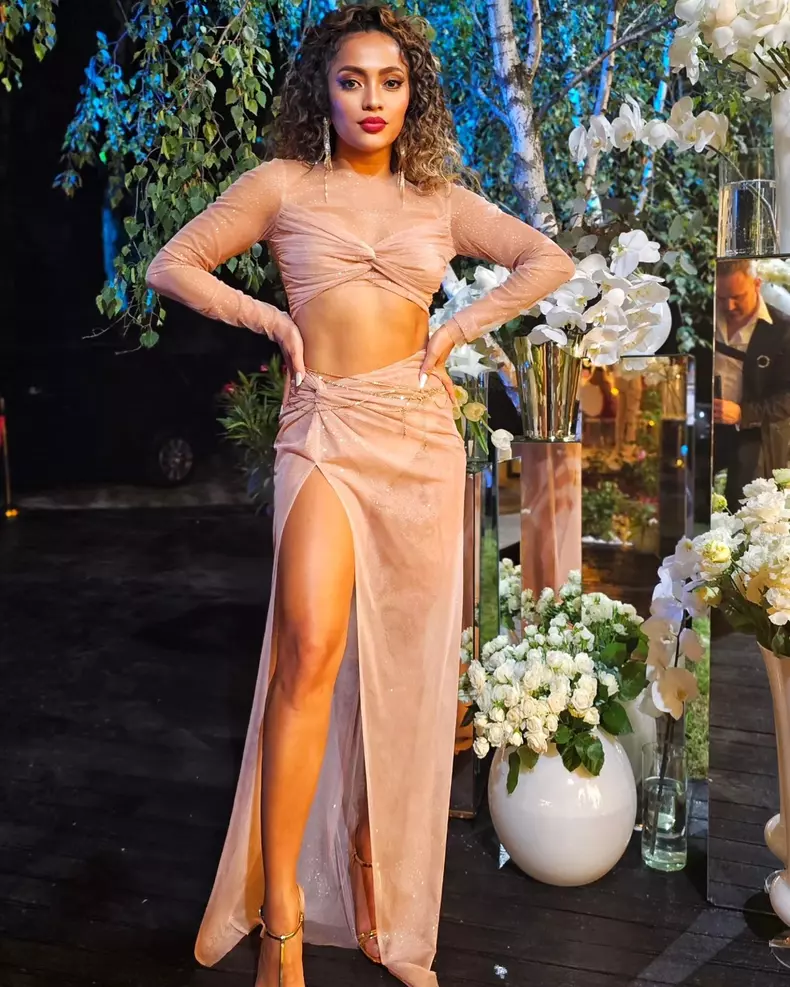 bella-santiago-rochie-nunta-pepe