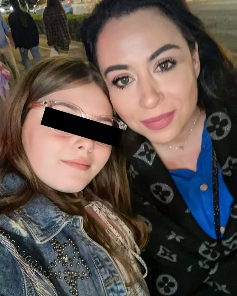 Oana Roman și fiica ei, Isabela Maria Elisei