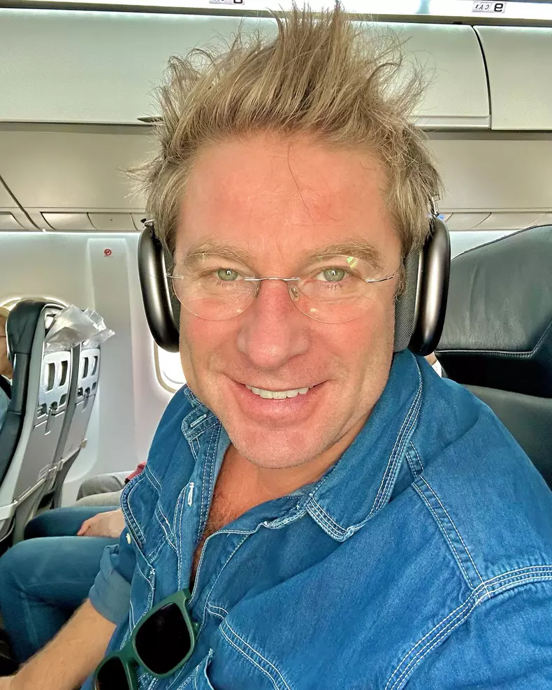 pavel bartos in avion