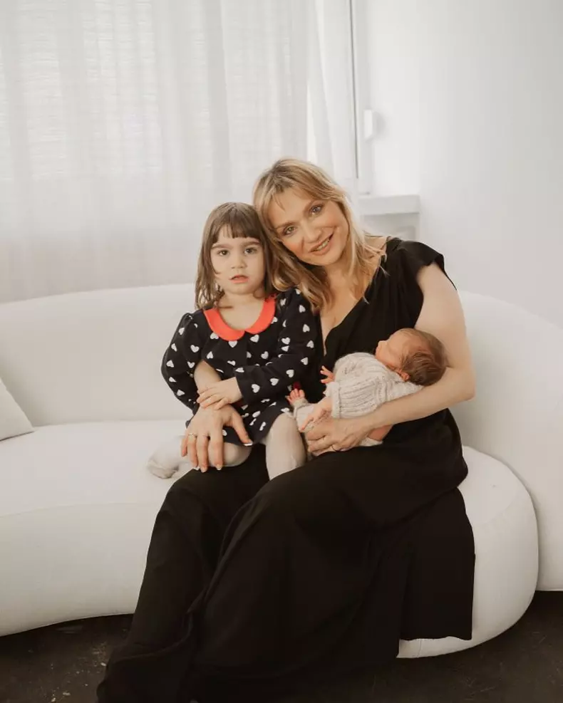 Cristina Cioran și copiii ei, Ema și Max (1)