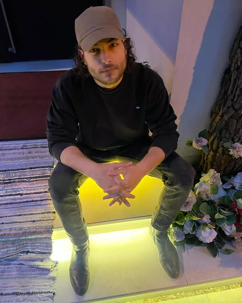 toto dumitrescu cu sapca