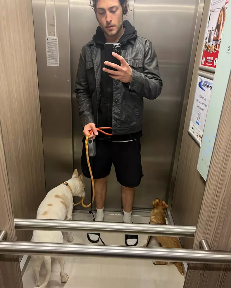 toto dumitrescu selfie