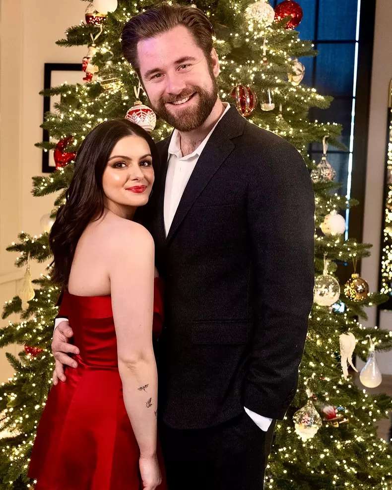 Cum arată acum Ariel Winter, fosta vedetă din „O familie modernă”  (8)