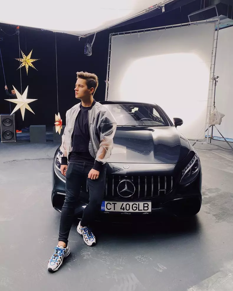 vloggerul selly masina foto