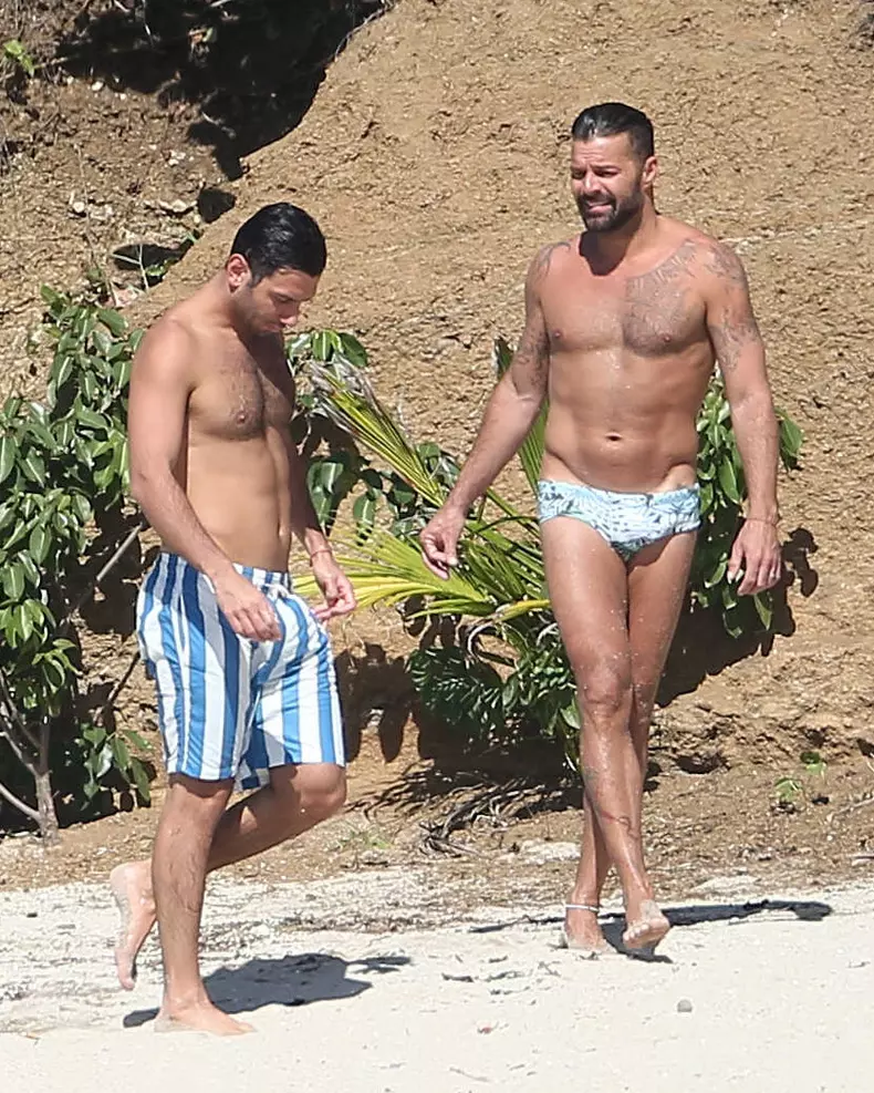 Exclusive... Premium: Ricky Martin Hits The Beach In Mexico With His Boyfriend**NO USE W/O PRIOR AGREEMENT - CALL FOR PRICING**
