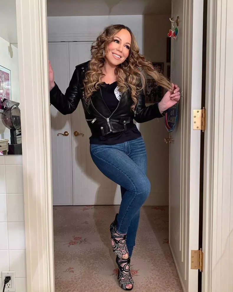 Mariah Carey în costum de baie