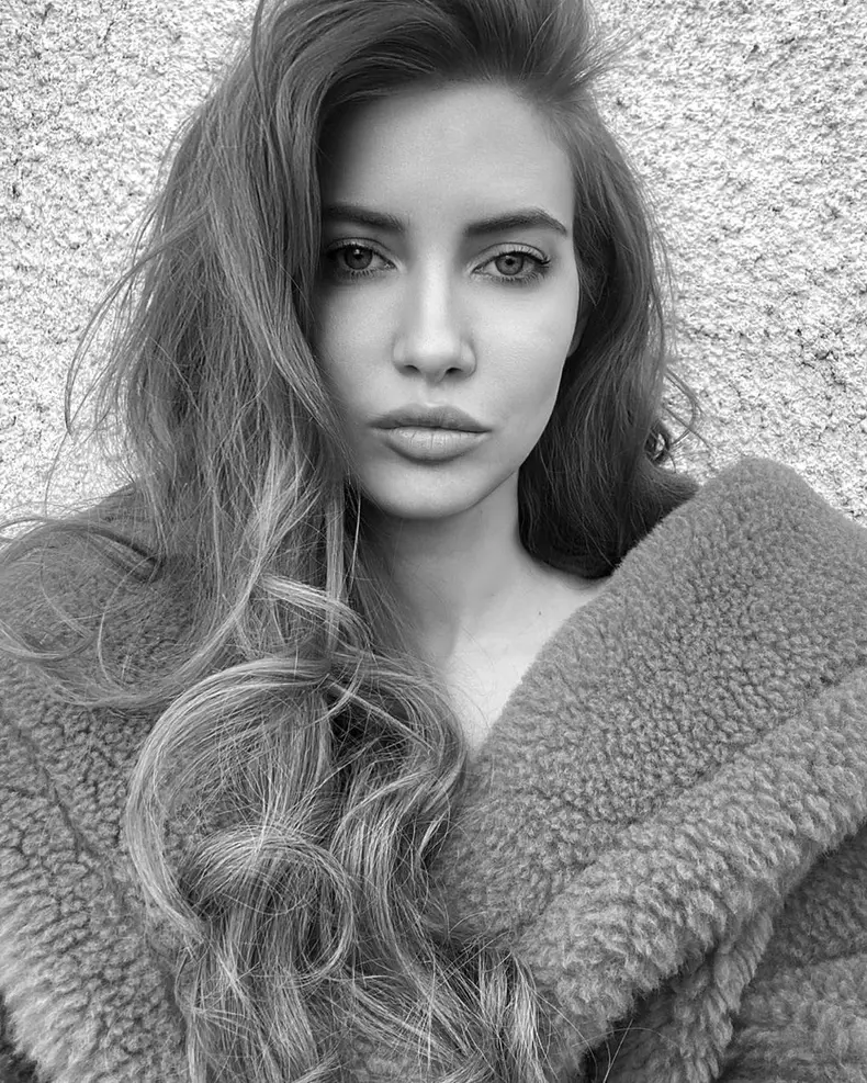 Iulia Albu