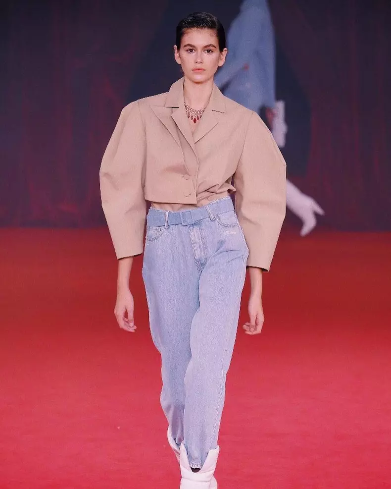 Kaia pe podiumul Off White